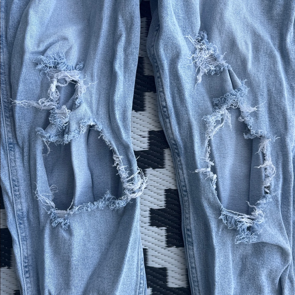 HOLLISTER “Curvy Ultra High Rise” Mom Jeans - 16L - Picture 10 of 15